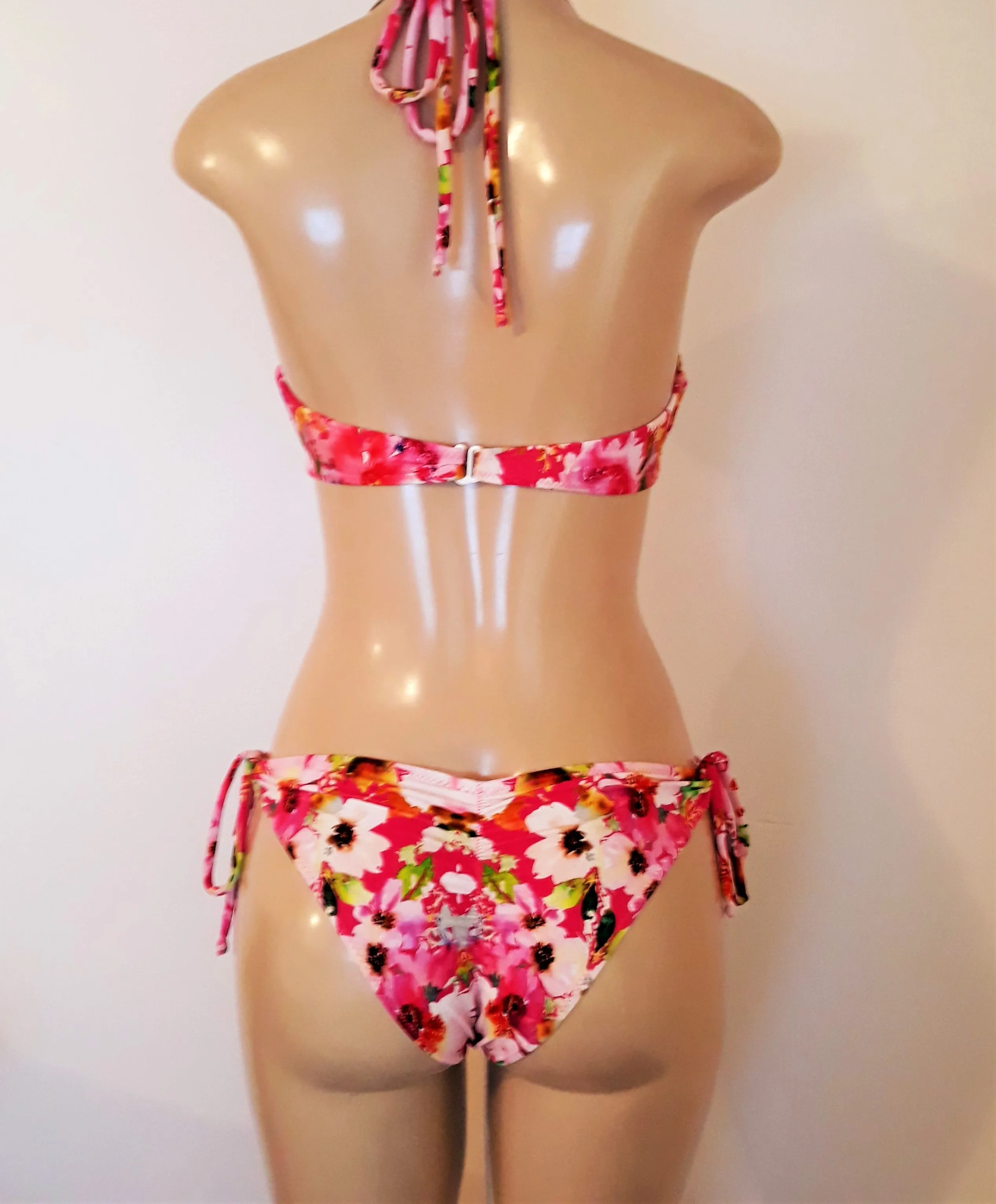 Tie halter underwire bikini top and Low-rise hipster tie sides bottom